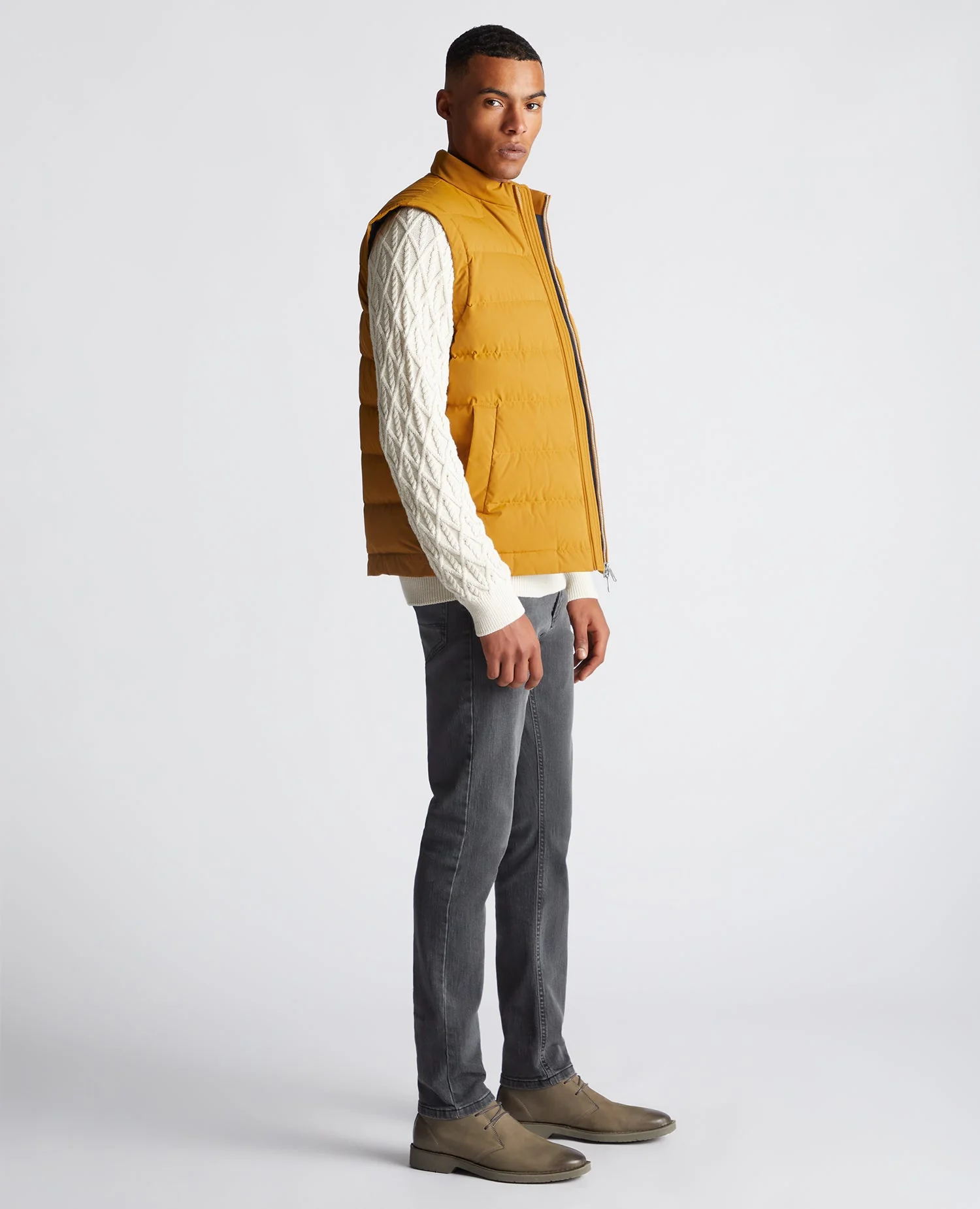Regular Fit Quilted Gilet - Image 4