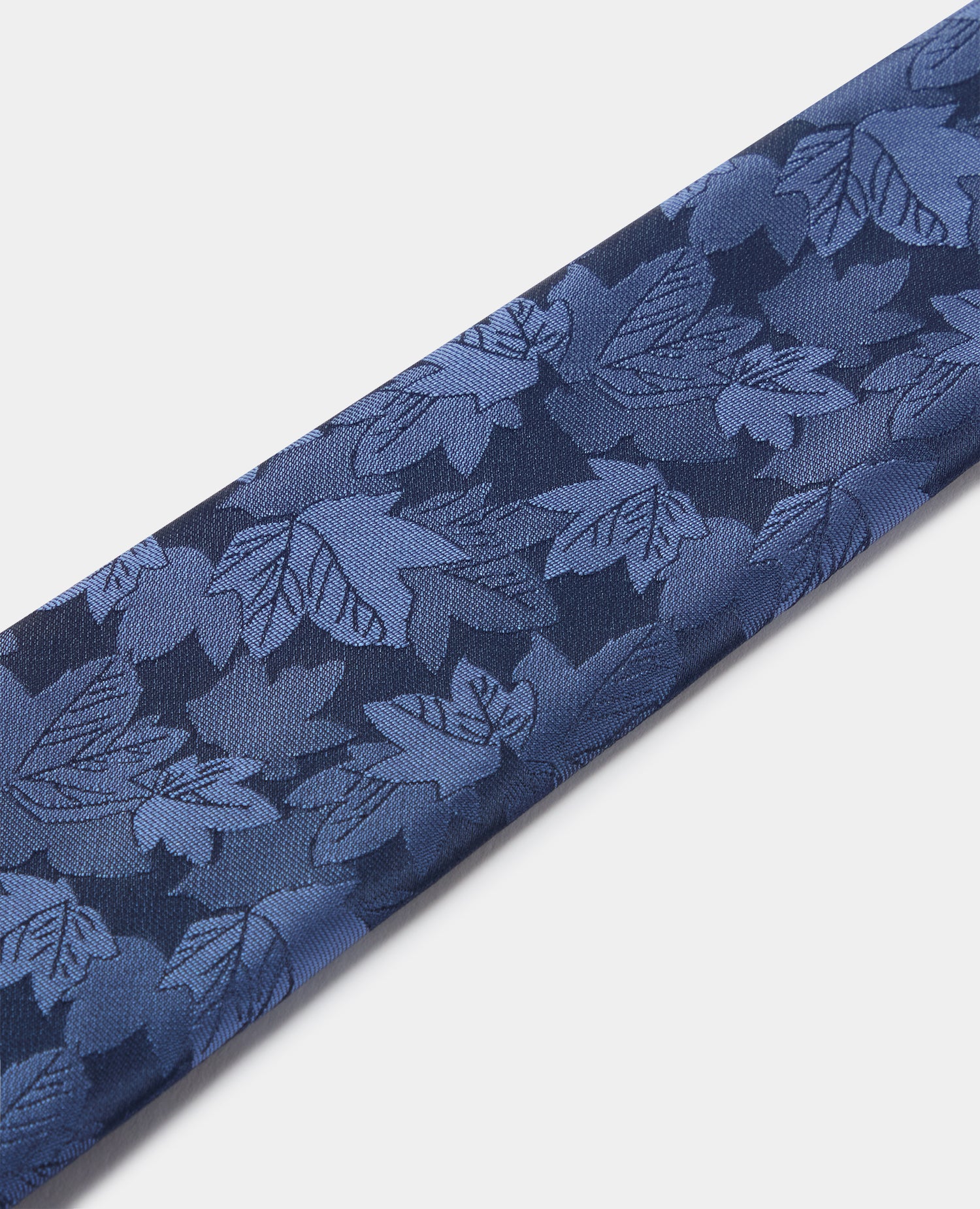Leaf Cluster Print Tie - Image 2