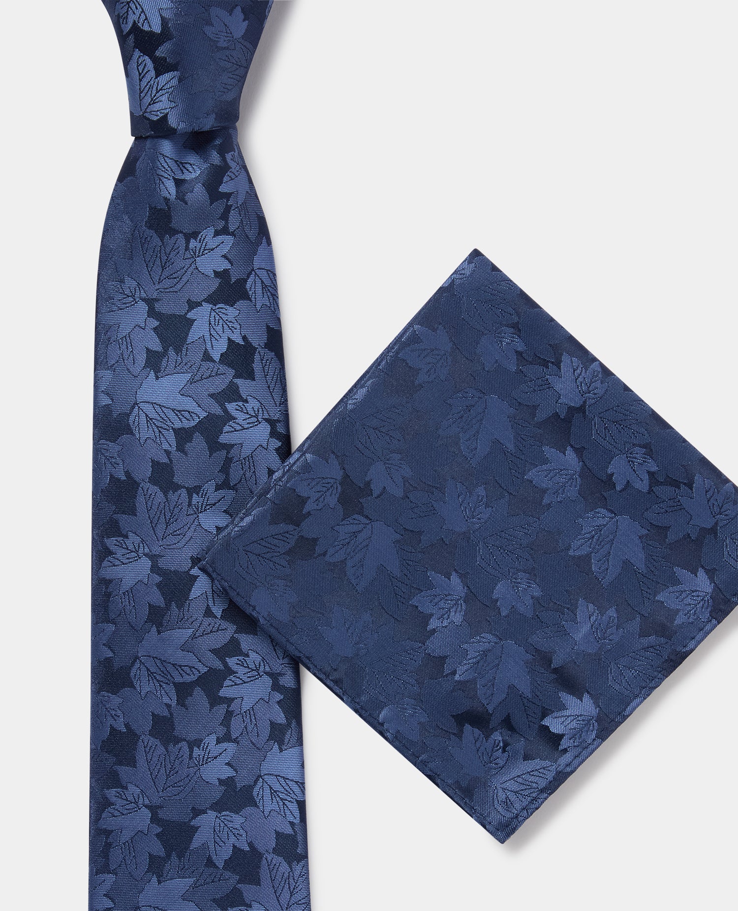 Leaf Cluster Print Tie - Image 3