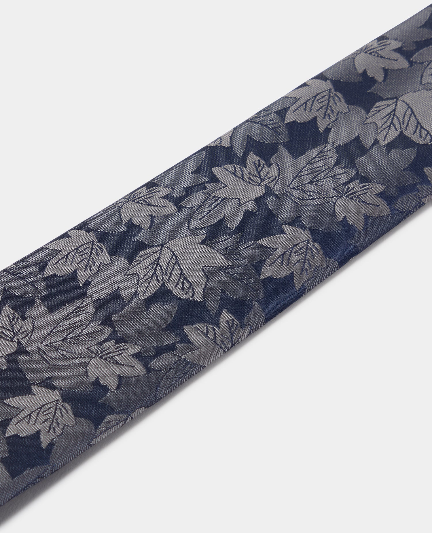 Leaf Cluster Print Tie - Image 2